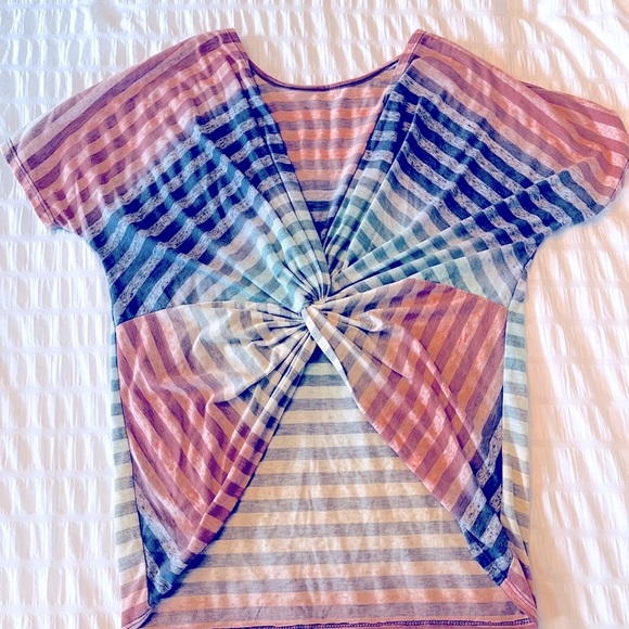 Twisted back T-shirt size S - Picture 2 of 3